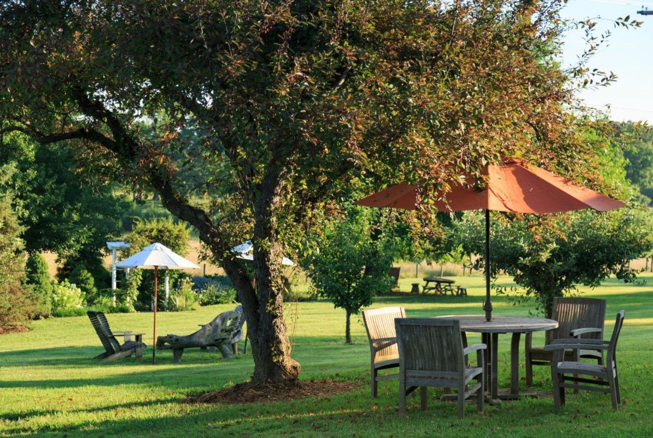 L'Auberge Provencale Inn & Restaurant Boyce Exterior photo